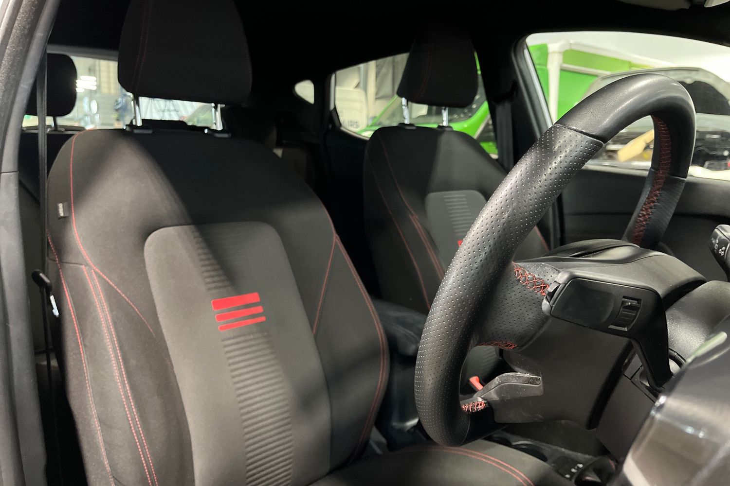 Ford FIESTA Photo 16