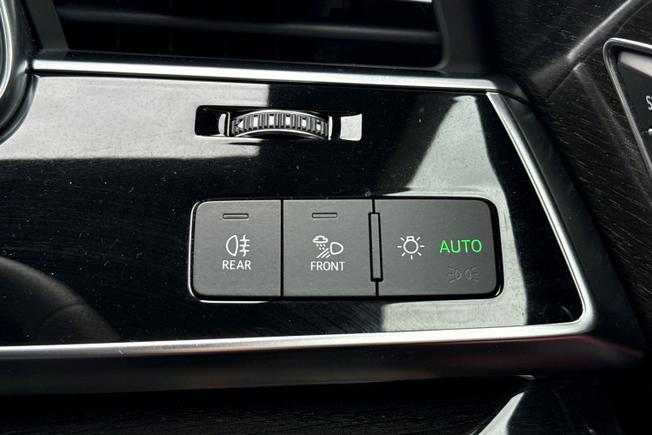 Audi SQ7 Photo 31