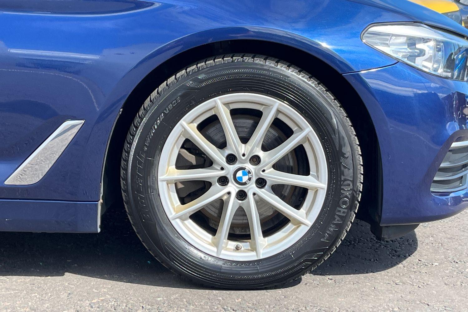 BMW 5 SERIES Photo 7