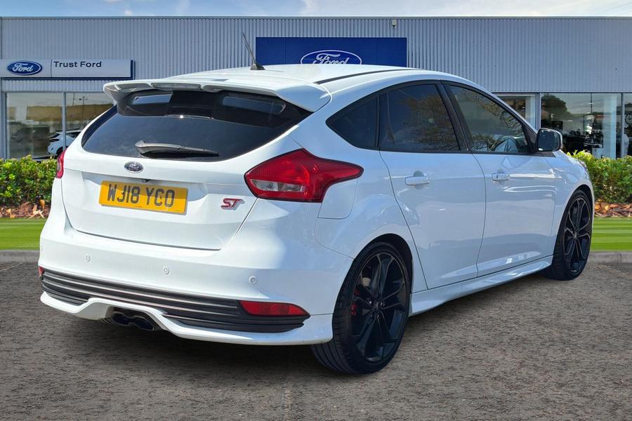 Ford FOCUS Photo autoimg-363370334bfa95c3dd209f8e3e0df65b6fa95529.jpg