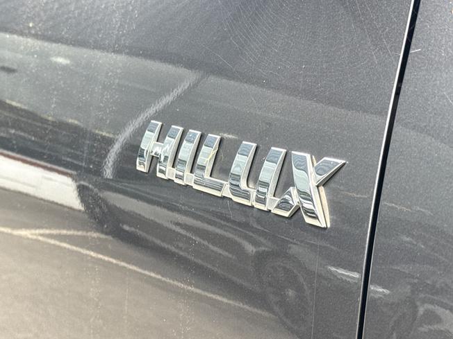 TOYOTA Hilux Photo 25