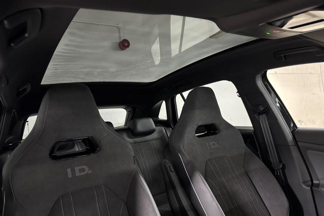 VOLKSWAGEN ID.4 Photo 22