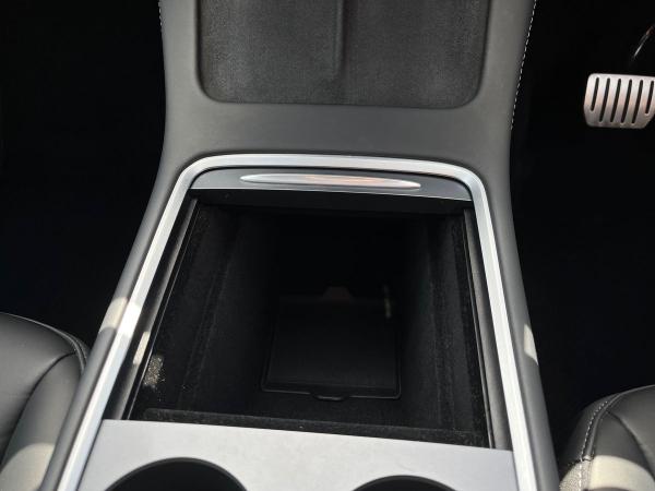 TESLA Model Y Photo autoimg-3637a872eb91db85dab41420f69088ac31366cb5.jpg