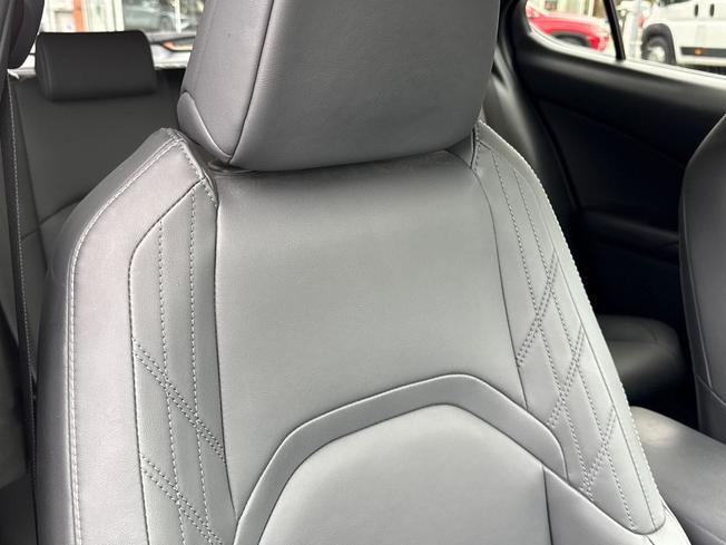 LEXUS Ux Photo 48