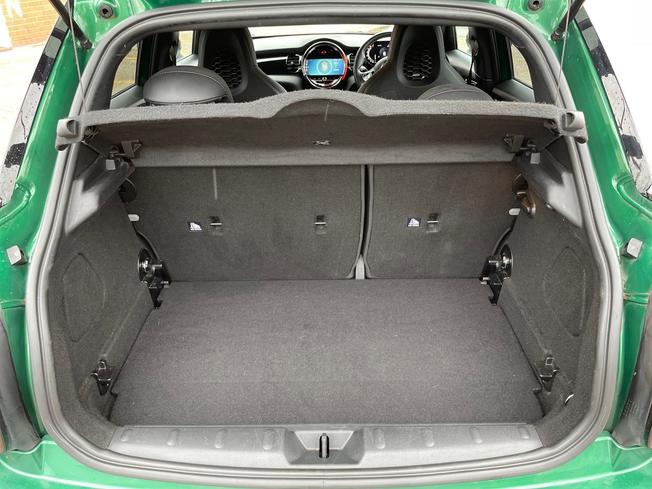 MINI Hatch Photo 12