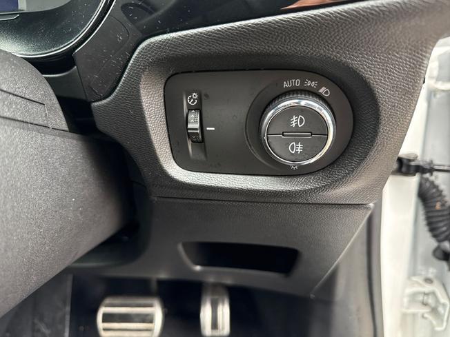VAUXHALL CORSA Photo 28