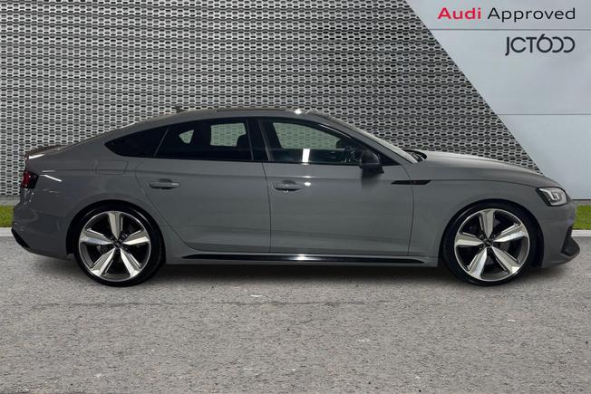 AUDI RS5 Photo 4