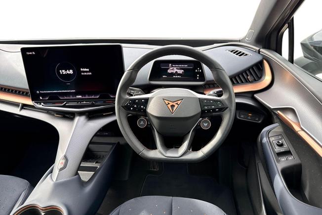 CUPRA Tavascan Photo 11