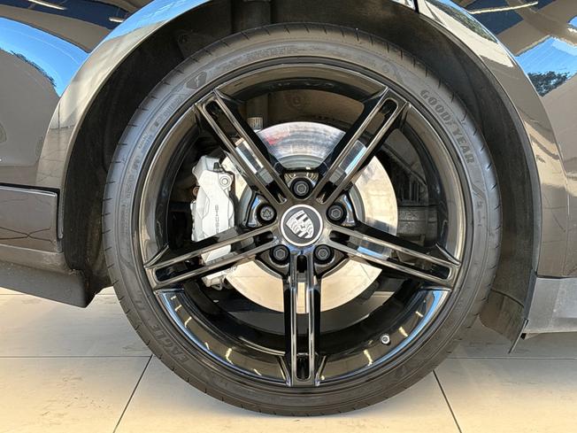 PORSCHE Taycan Photo 26