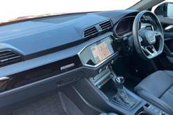 AUDI Q3 Photo 2
