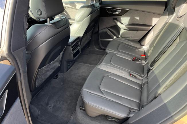 AUDI Q8 Photo 45