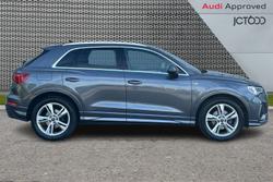 AUDI Q3 Photo 4