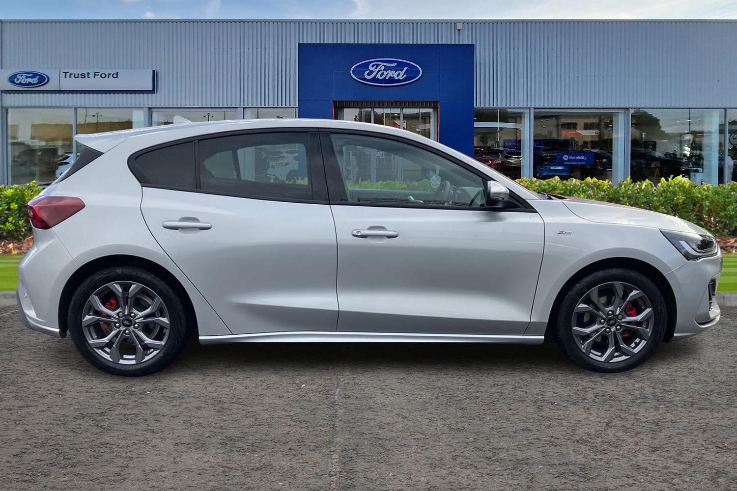 Ford FOCUS Photo 2
