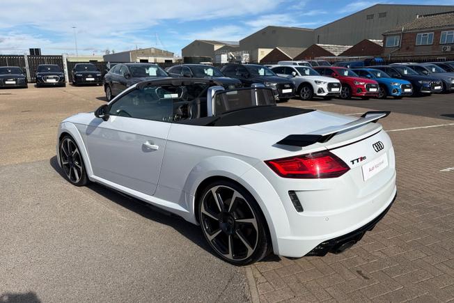 AUDI Tt Rs Photo 56