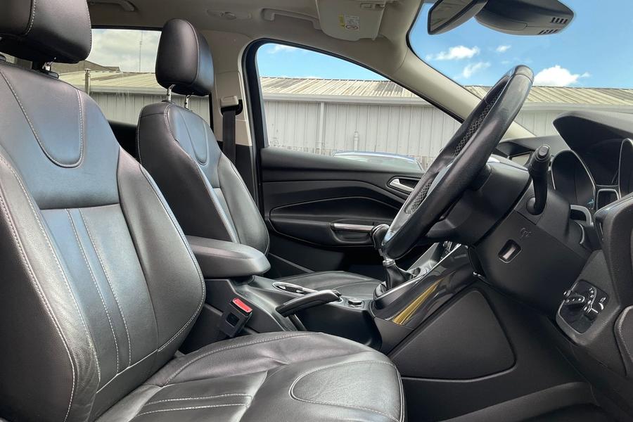 Ford KUGA Photo autoimg-365a8e6615423aed80453c23d7f90a9aded160f3.jpg