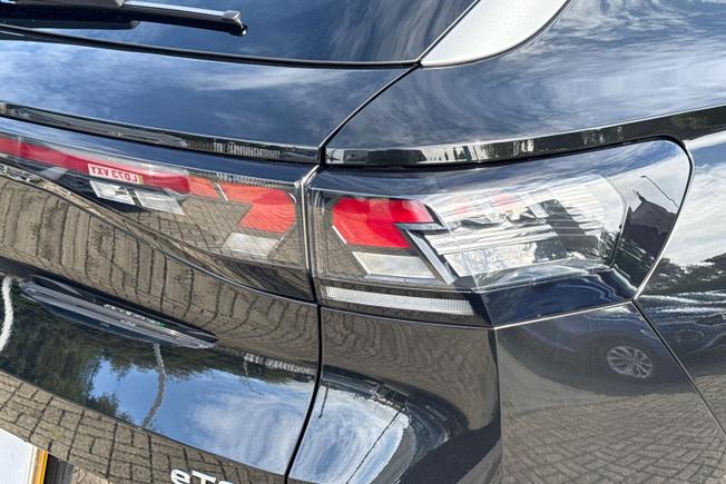 VOLKSWAGEN T-Roc Photo 18