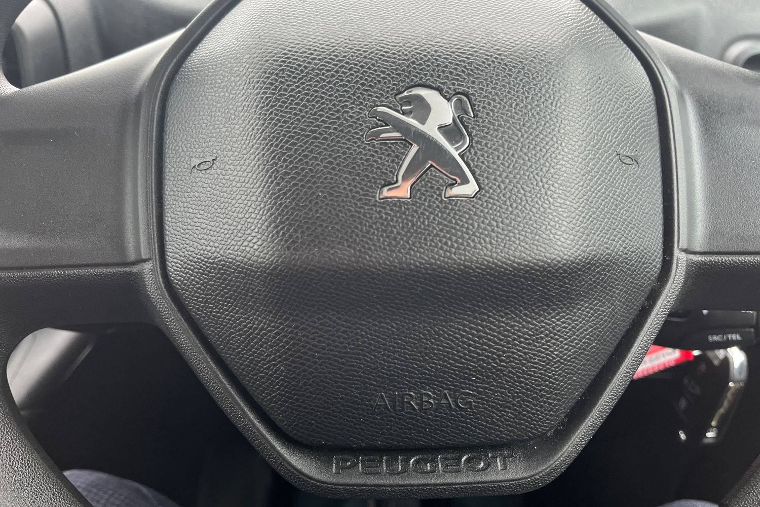Peugeot PARTNER Photo 32