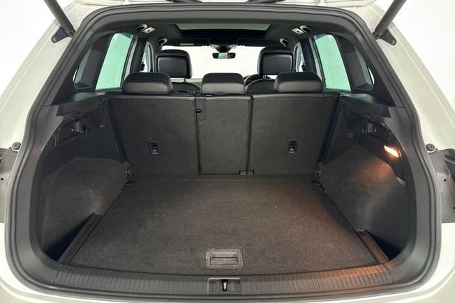 VOLKSWAGEN Tiguan Photo 12