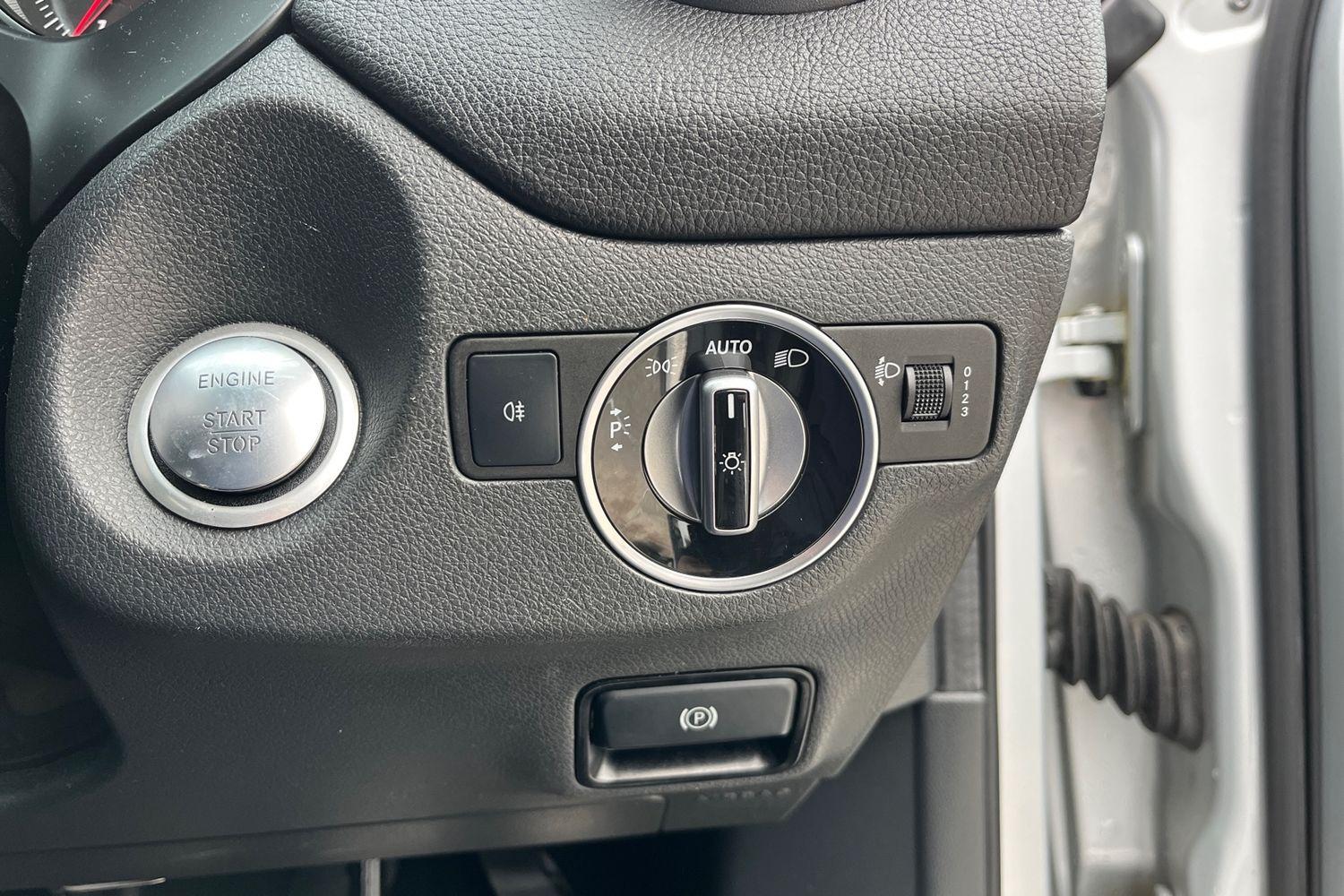 Mercedes-Benz GLA Photo 25