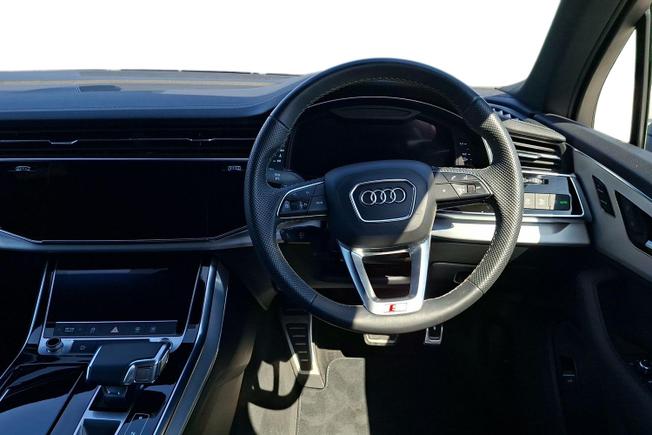 AUDI Q7 Photo 11