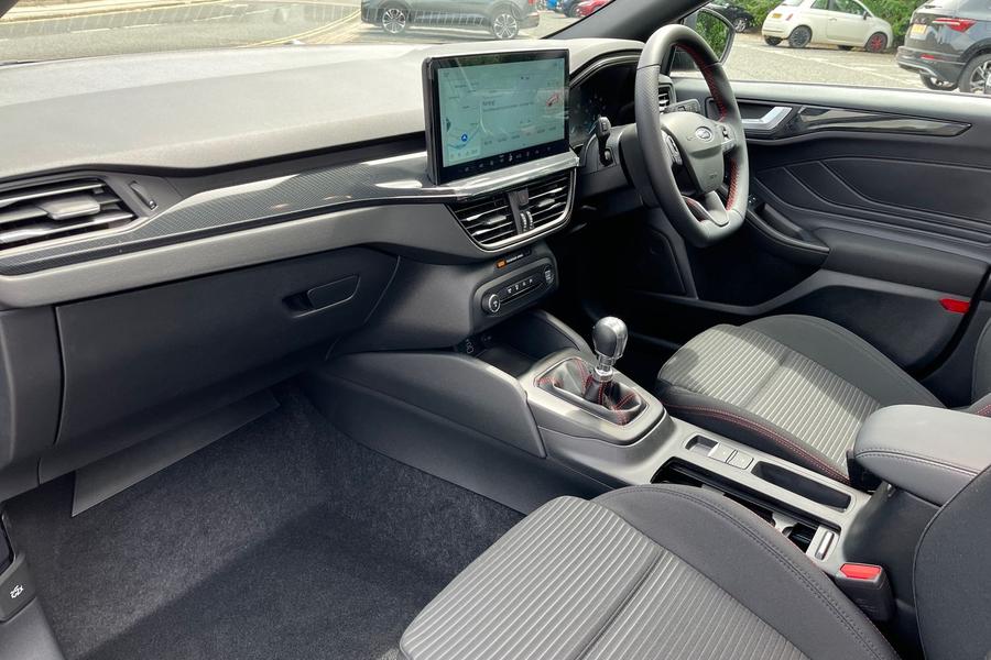 Ford FOCUS Photo autoimg-3666f82c4f933b4913661676524757fa3c0360a5.jpg