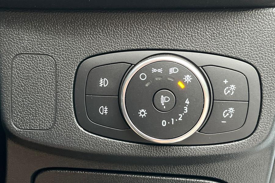 Ford Focus Photo autoimg-366908eb2d7fa164c9e17b2f8c91a30cd367b863.jpg