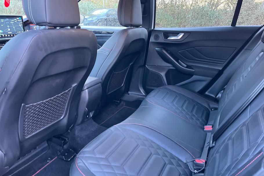 Used Ford FOCUS YH25XHR 36