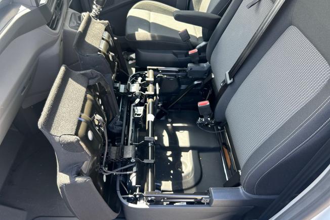 VOLKSWAGEN Transporter Photo 36