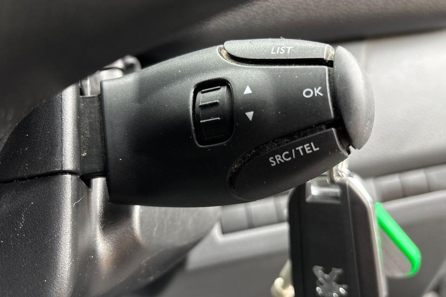 Peugeot EXPERT Photo autoimg-3675feec96869730767be65a08b893674a8e2b98.jpg