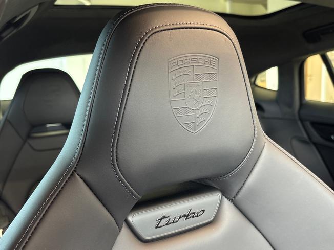 PORSCHE Panamera Photo 15