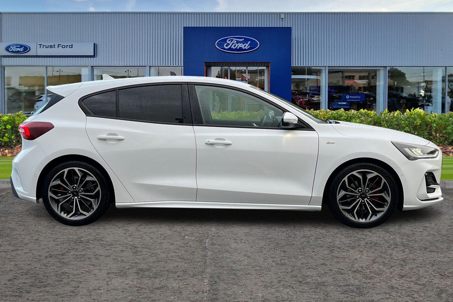 Ford FOCUS Photo 2