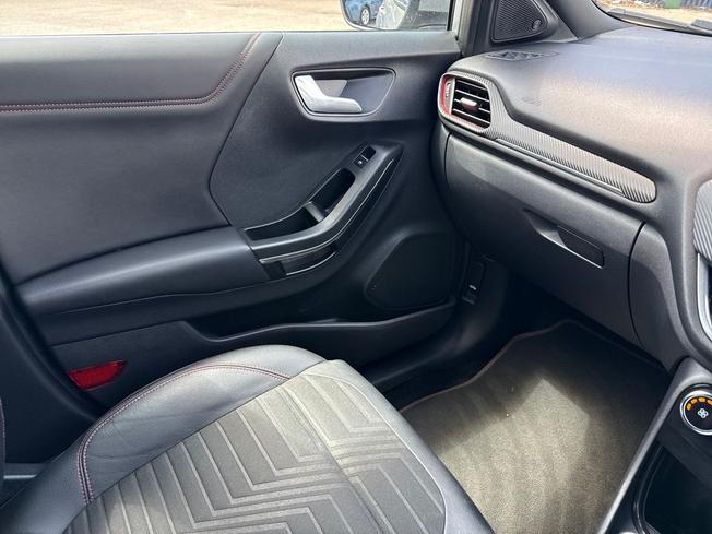 FORD Puma Photo 50
