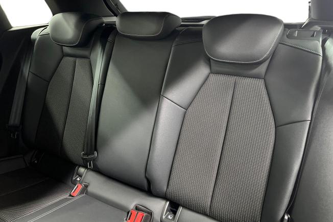AUDI Q4 E-Tron Photo 9