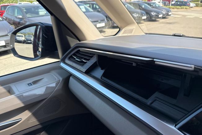 VOLKSWAGEN Multivan Photo 27