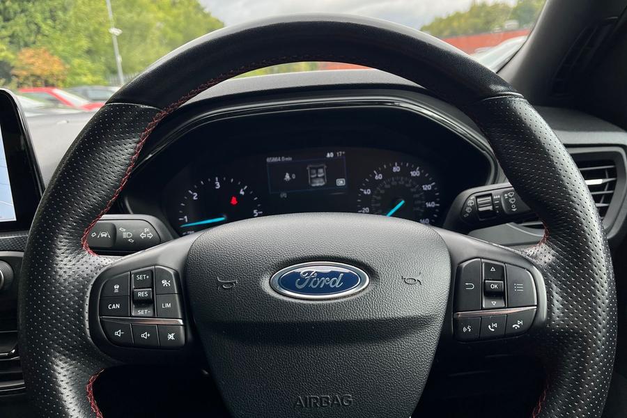 Ford Focus Photo autoimg-368d66d8ccffd95a30651ef2814b2385d3decd4d.jpg