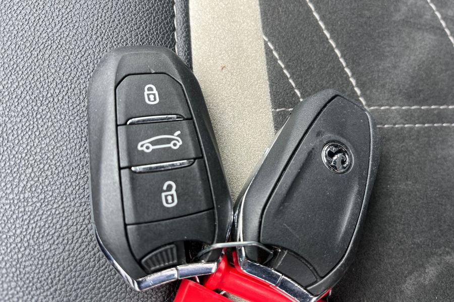 Vauxhall CORSA Photo autoimg-3690f6701ad7cd93db724a35d552bb23e40b9cdc.jpg