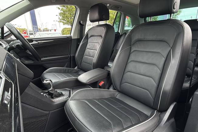 VOLKSWAGEN Tiguan Photo 23