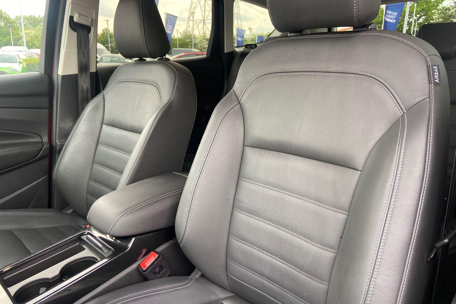 Ford KUGA Photo 18