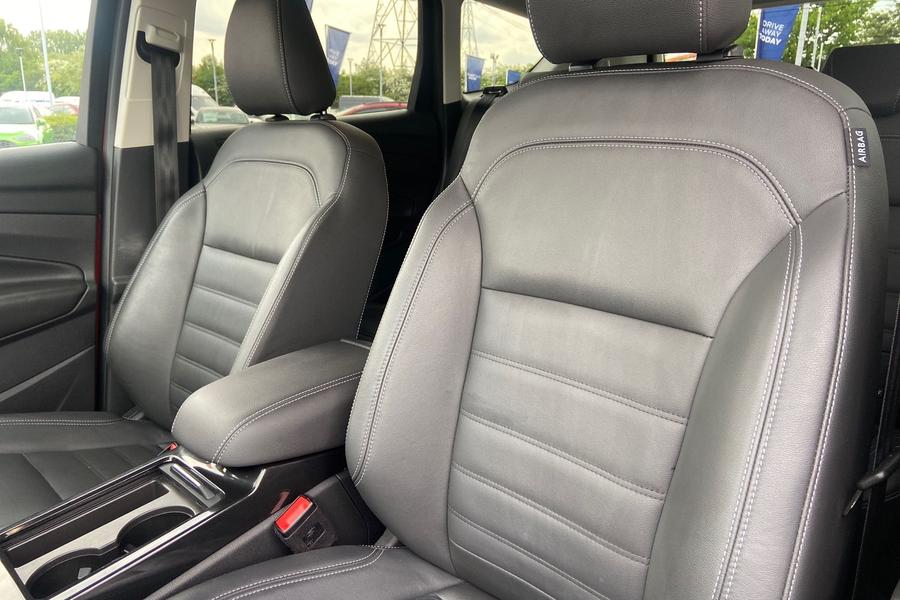 Ford KUGA Photo autoimg-369d5aba583e7c3f62663bc996b5c84eb5414556.jpg
