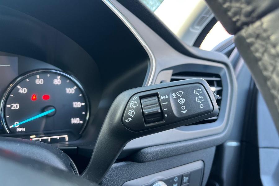 Ford KUGA Photo autoimg-369fa5f667df11ef7ffaef1e624816cc1ee0ba52.jpg