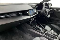 AUDI RS3 Photo 2