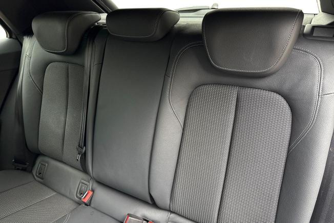 Audi Q2 Photo 9