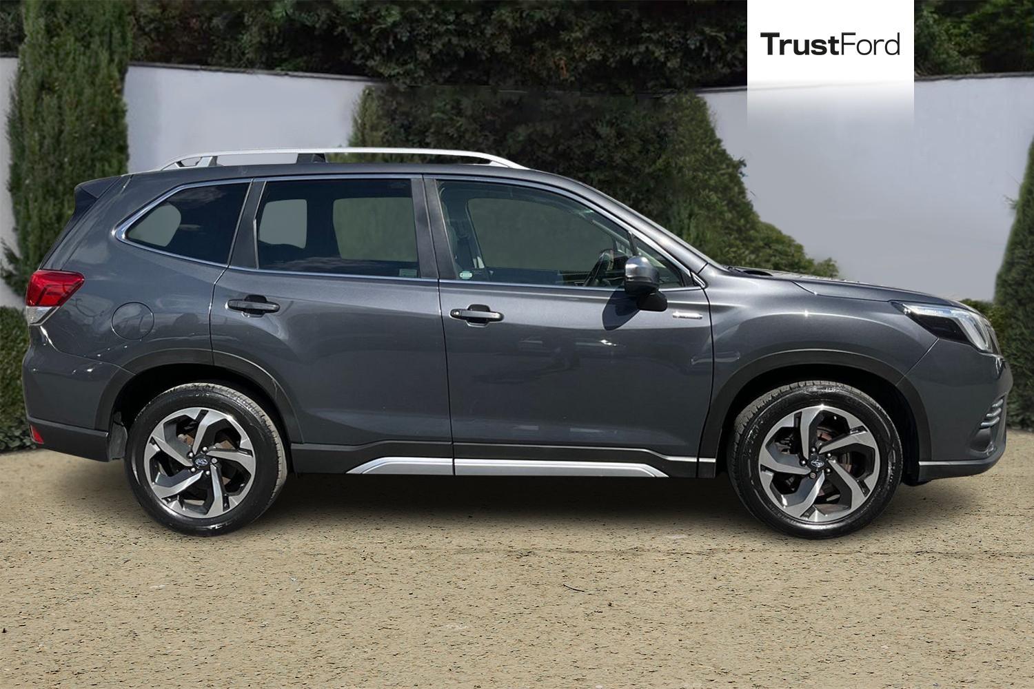 Subaru FORESTER Photo 2