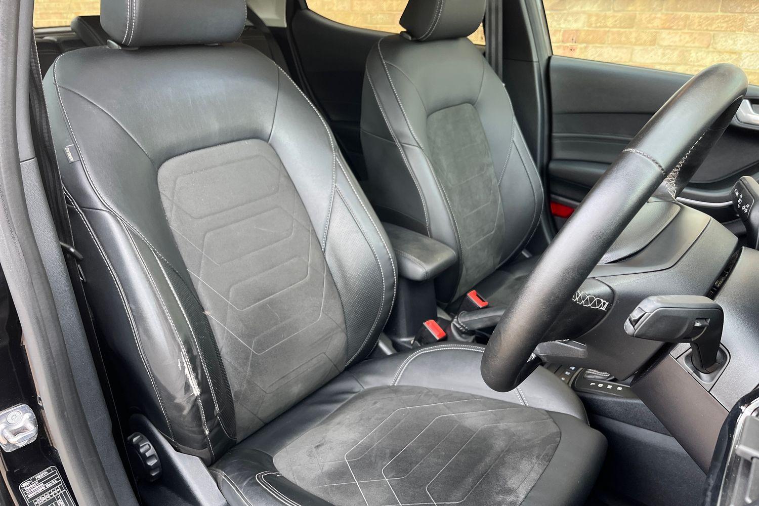 Ford FIESTA Photo 16