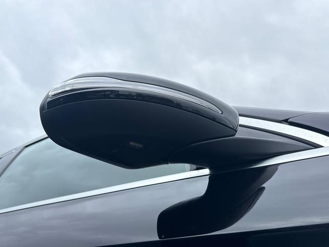 MERCEDES-BENZ GLC Photo 29