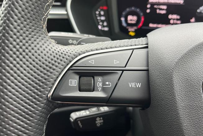 AUDI Q3 Photo 16