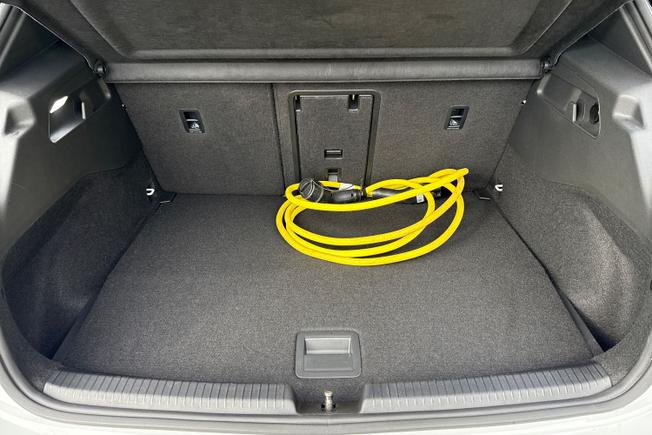 VOLKSWAGEN ID.3 Photo 12