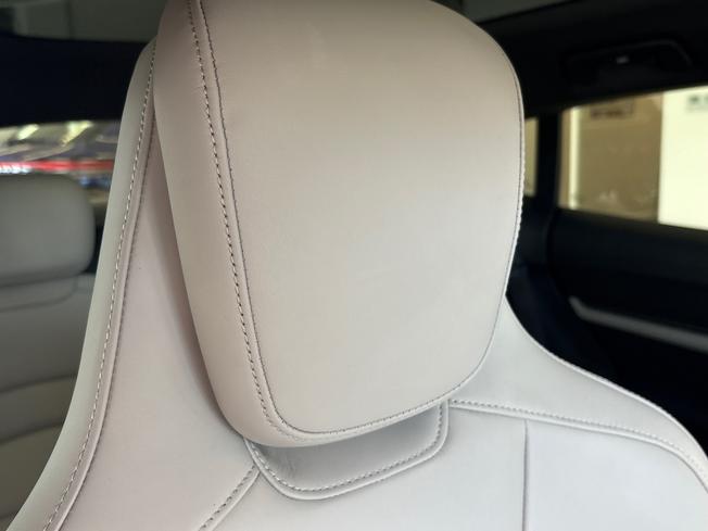PORSCHE Taycan Photo 15