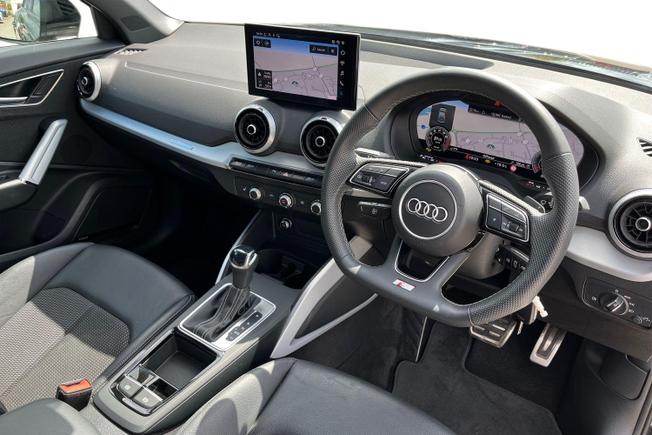 AUDI Q2 Photo 6