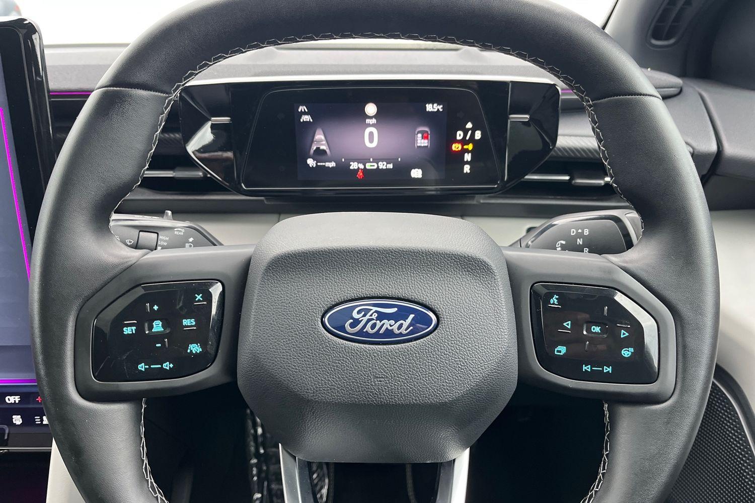 Ford Explorer Photo 11